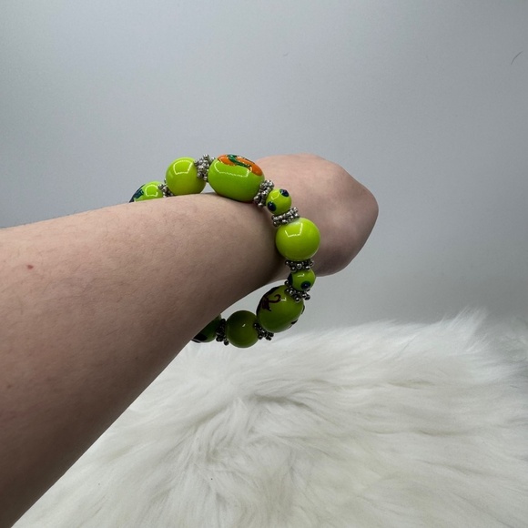 Large Beads Summer Floral Design Beaded  Beach Bracelet in Green - Picture 5 of 5